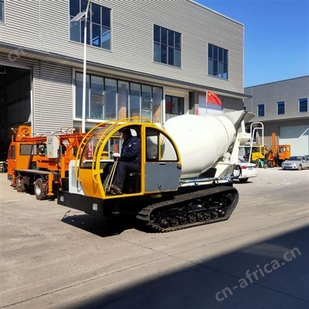 干混泥浆水泥罐车 加宽上料混凝土搅拌车 泥田行驶两方拌合机