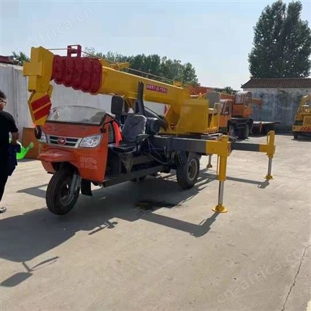 楼板钢筋上梁用3吨5吨小型三轮吊车 创佳 农村建筑液压农用起重机