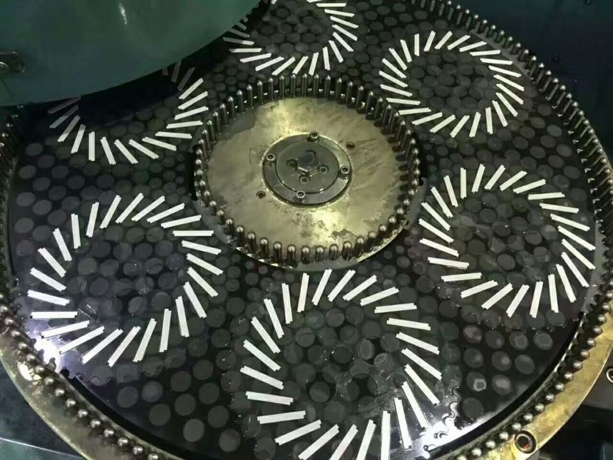 陶瓷金刚石双端面研磨盘原理